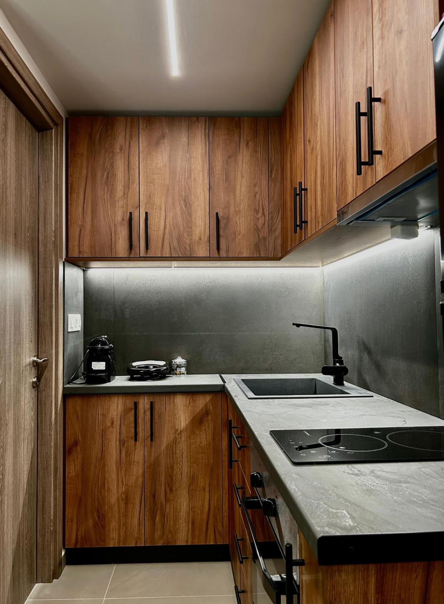 Redwood Suite, Wooden Thessaloniki