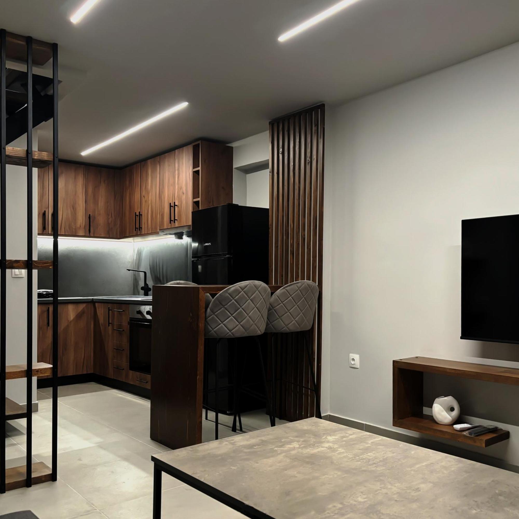Redwood Suite, Wooden Thessaloniki